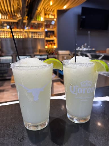 HYPE BAR & GRILL photo 3